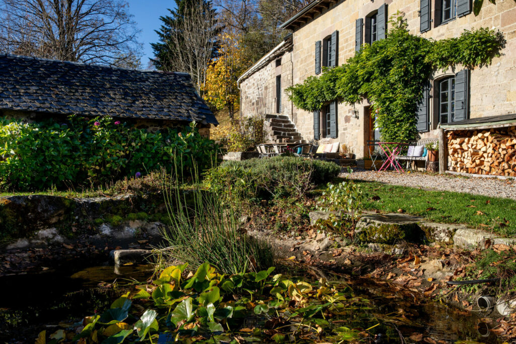 Baiame massages - massages- bien-être-saint-jacques-des-blats-cantal- randonnées - montagne- Australopiton Séjours